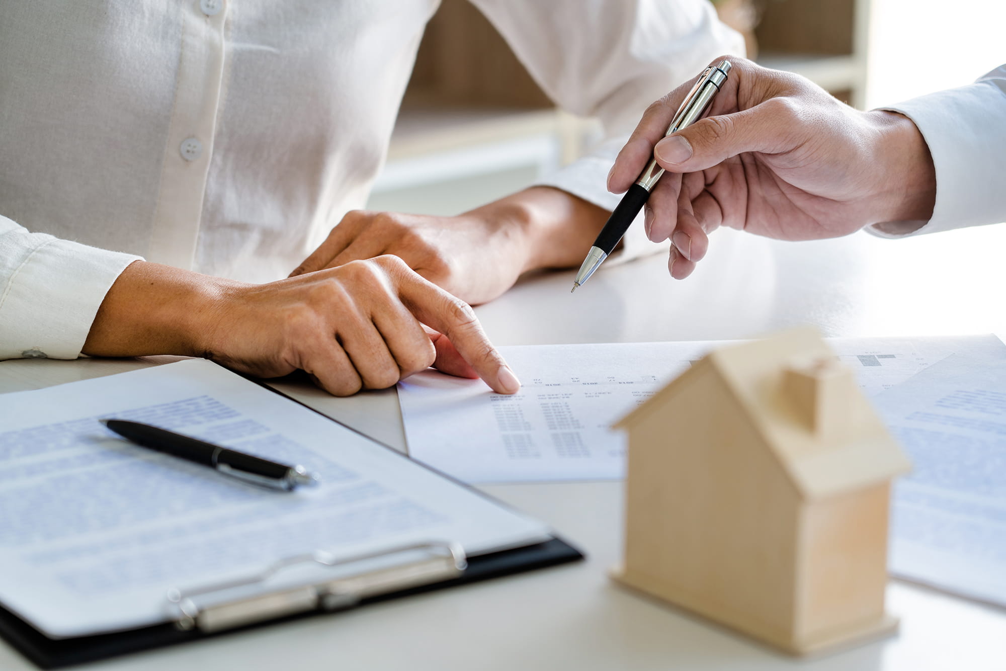 What Does a Solicitor Do When Buying a House? - Sky-House Co What Does a Solicitor Do When Buying a House? - Sky-House Co